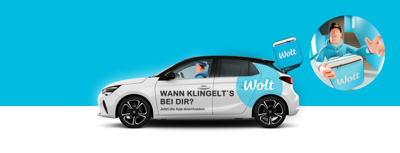 Volkswagen ID. Buzz mit MEHRWEG-XXL-Becher ais GFK