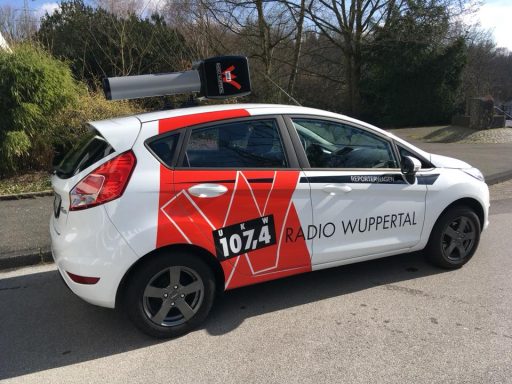 Radio Wuppertal, Reporterwagen mit XXL-Mikrofon